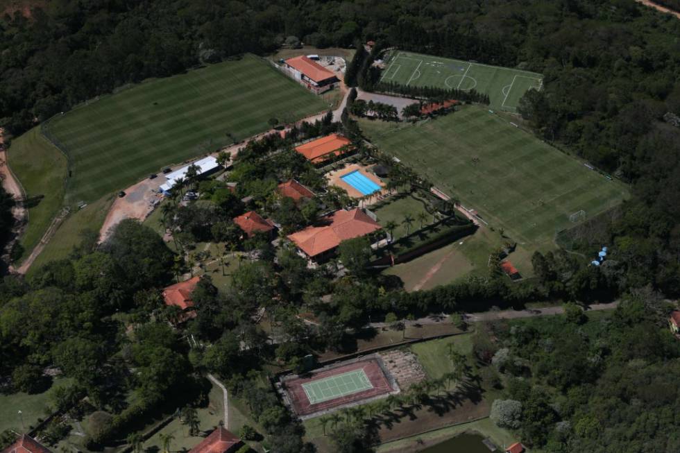 Vista aérea del centro de entrenamiento para el fútbol base del Red Bull Bragantino en Brasil.